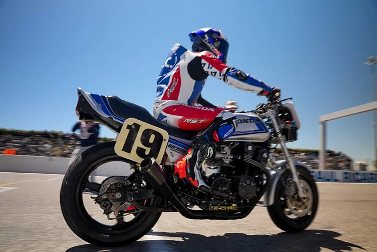 Nova Honda CB1000F exibida em Le Mans