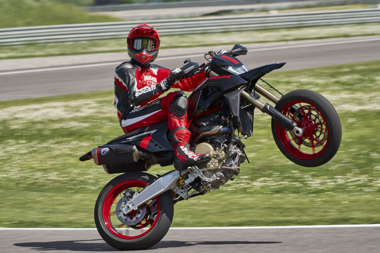 A Ducati apresenta a Hypermotard 698 Mono Nera