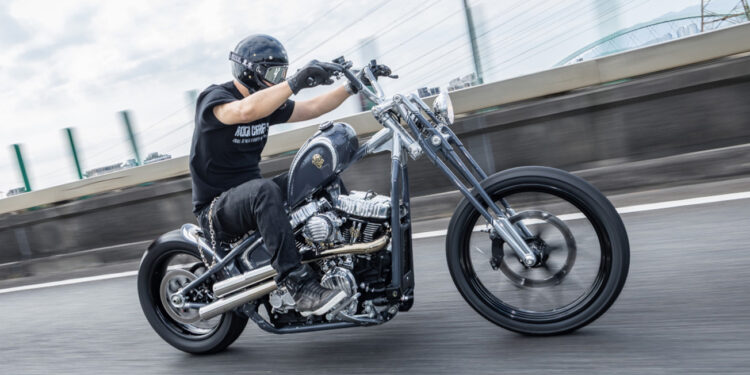 Aeternum Blade: Harley-Davidson Street Bob da Rough Crafts
