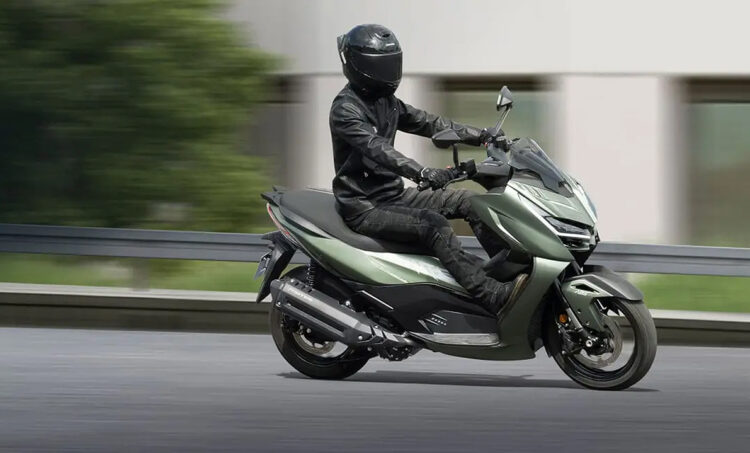 Zontes ZT368-D ETC: acelerador eletrónico e para-brisas elétrico atualizam o modelo