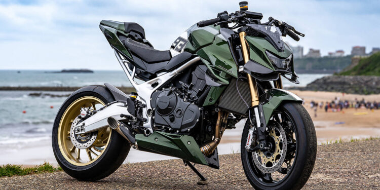 Honda Mugen da Mototrofa no concurso europeu Honda Customs