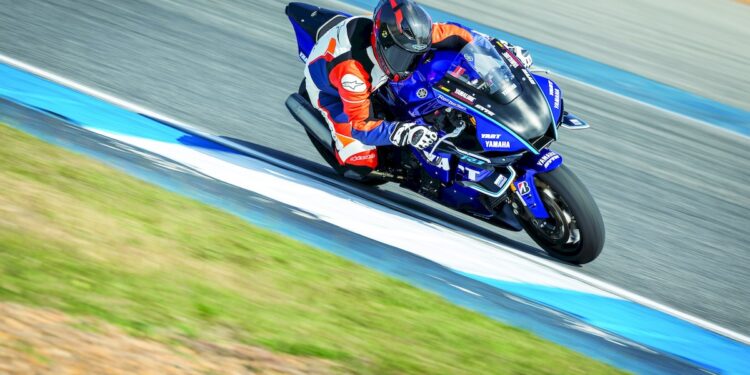 Contacto | Bridgestone RS12 / V03 | A experiência da competição