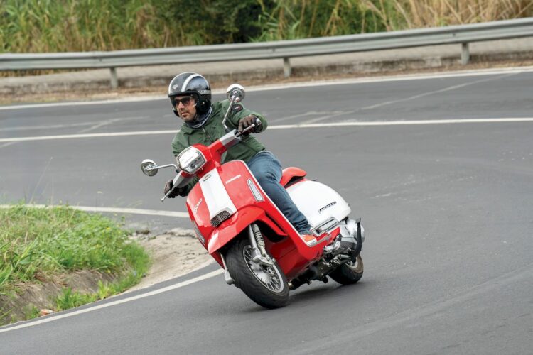 Contacto | Lambretta G Special 350 Series II | Qualidade, em embrulho clássico