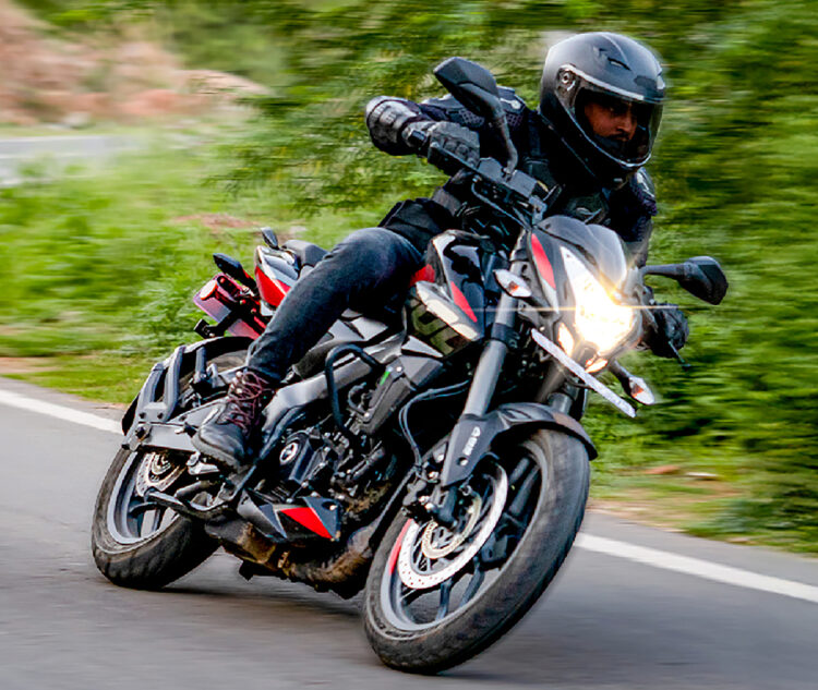 Família Bajaj cresce com a nova Pulsar NS 200