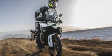 Com a CFMOTO 800MT ES chegou o futuro da aventura