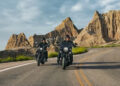 Harley-Davidson Deadwood revelada como uma bobber Softail minimalista