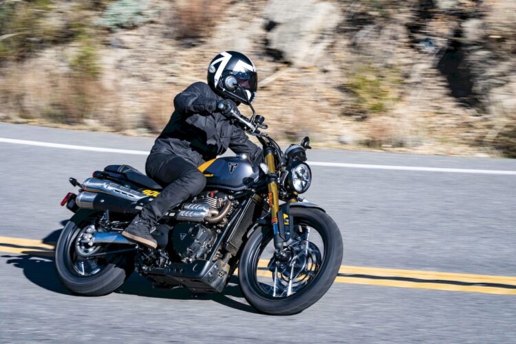Contacto | Triumph Scrambler 900 / Bonneville T100 | Estilo e mais tecnologia