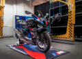 BMW M1000 RR atualizada para 2027