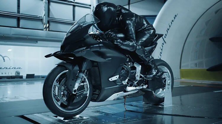 CFMoto V4 SR-RR testada em túnel de vento da Pininfarina