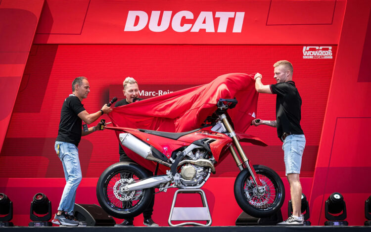 Ducati Desmo450 SM, a Supermoto exclusiva para pista