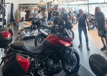 Triumph inaugura novo concessionário em Faro
