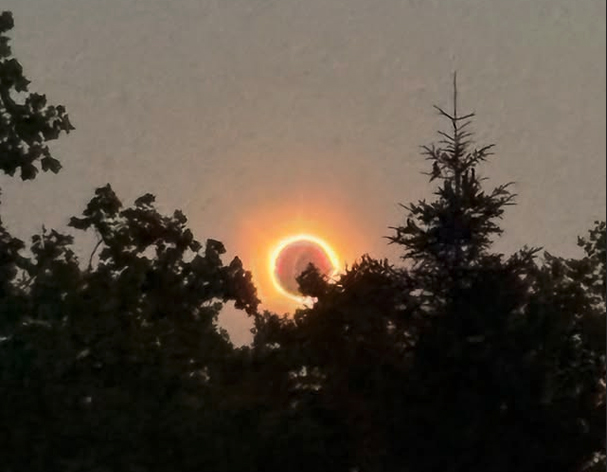 Eclipse leva a recorde de distância