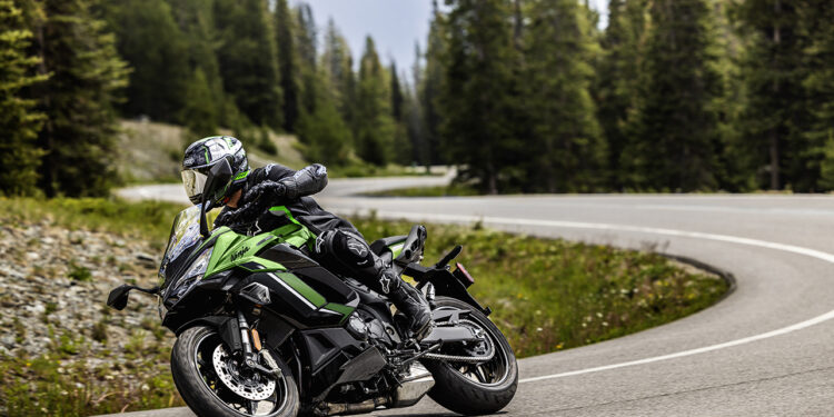 Modelos Ninja 1100SX brilham na gama Kawasaki 2027