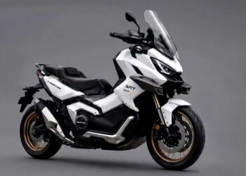 QJMotor aponta à TMax e X-ADV com X-Adventure 900 de 95 cv