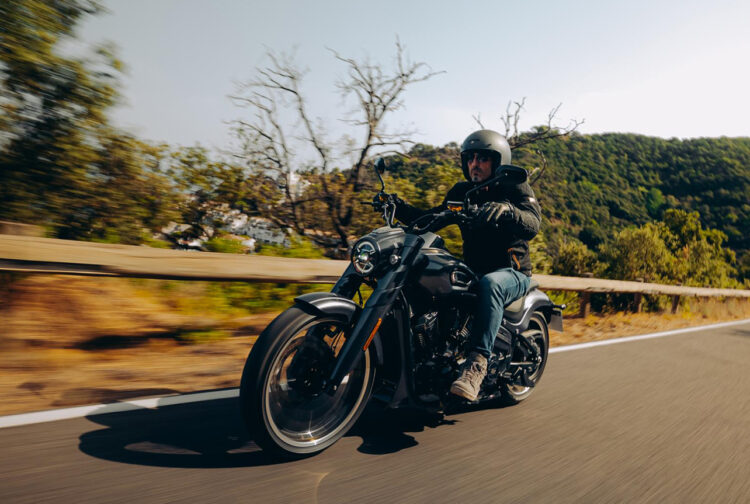 Rieju Coaster 407: custom automática espanhola por menos de 5.000€