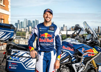 Sam Sunderland em tentativa de recorde da volta ao mundo numa Triumph Tiger 1200