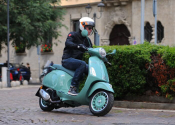 Vespa Primavera 125 80º Aniversário: vestida para a ocasião