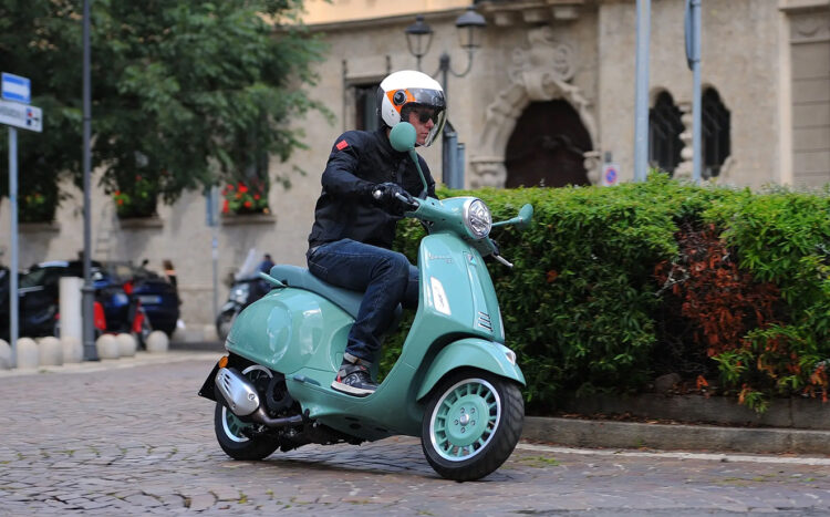 Vespa Primavera 125 80º Aniversário: vestida para a ocasião