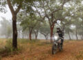Motociclistas protegem as serras no Portugal de Lés-a-Lés Off-Road