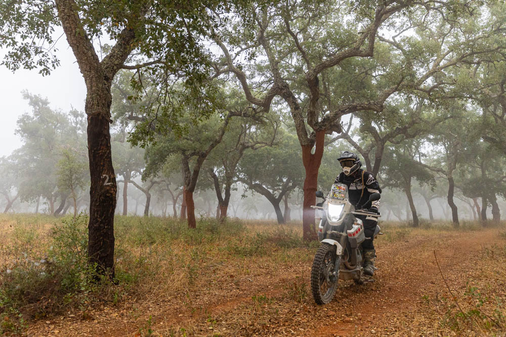 Motociclistas protegem as serras no Portugal de Lés-a-Lés Off-Road thumbnail