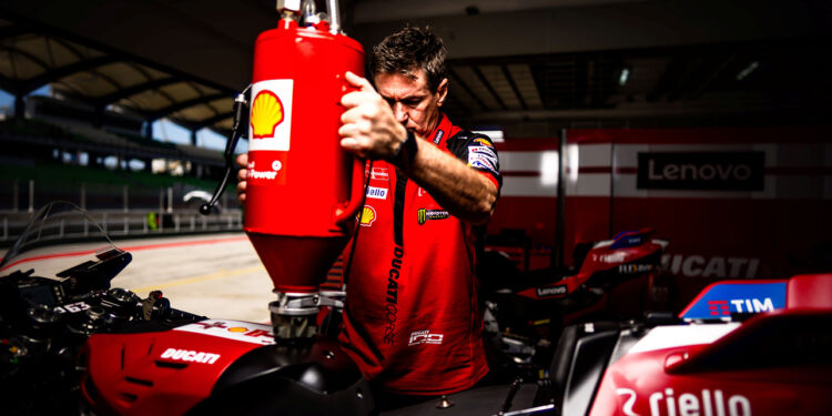 Shell acelera com nova campanha em parceria com a Ducati