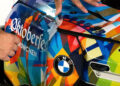 BMW R1300 GS Adventure com visual colorido inspirado na Oktoberfest
