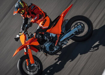 A KTM 450 SMR 2027 tem um novo visual e um incentivo para o cliente