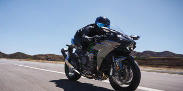 Kawasaki Ninja H2 sobrealimentada regressa para 2027