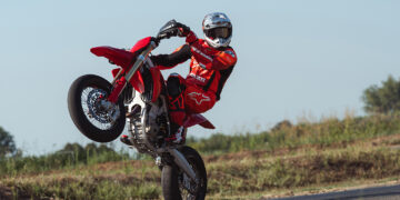 Desmo 450SM: A primeira Supermoto da Ducati