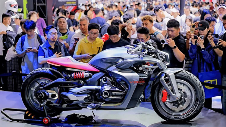 Voge lança conceito de cruiser híbrido plug-in CU-X na CIMA 2026