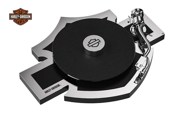 Harley-Davidson e Pro-Ject criam gira-discos “Bar & Shield”