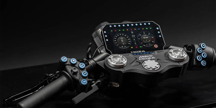 Do sofá para uma moto de MotoGP: o simulador da Moza Racing
