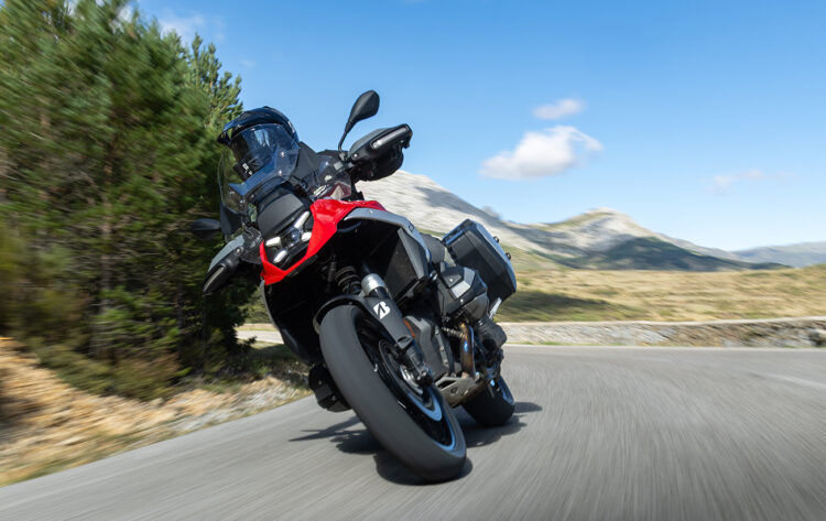 Novo Battlax ADVENTURE A42