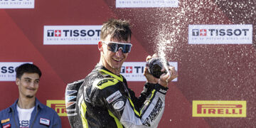 WSBK – Triumph Portugal celebra presença com dobradinha histórica nas Supersport