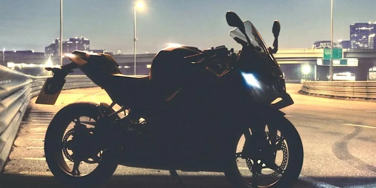 BMW F 450 RR: a família 450 fecha o trio