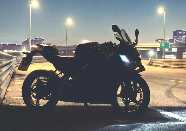 BMW F 450 RR: a família 450 fecha o trio