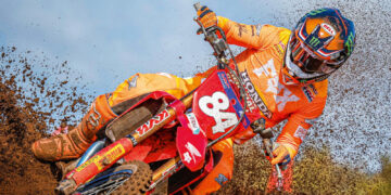 REV’IT! apresenta o Saros WB
