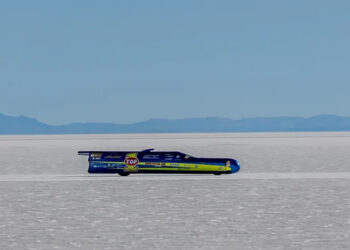 Peter Hickman, de fama Ilha de Man TT, em disputa para atingir as 400 mph